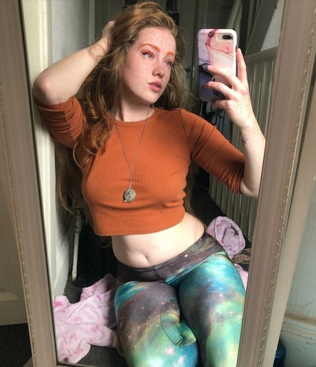 Nacktes geleaktes OnlyFans-Foto von Lucie Rose Middleton