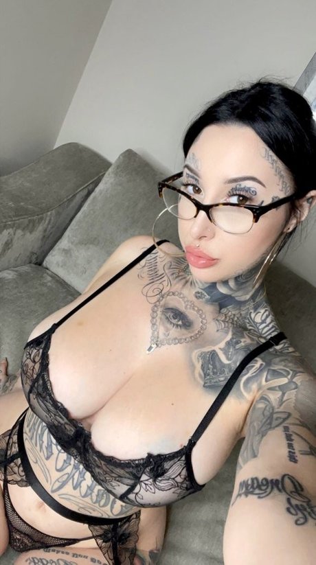 Nacktes geleaktes OnlyFans-Foto von Ebugsbaby