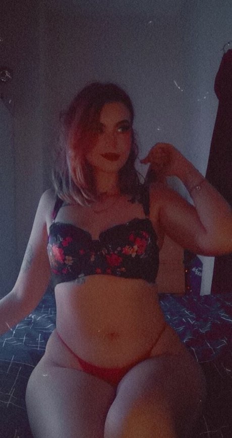 Foto di nudo di fuga di OnlyFans di Riahbrynn