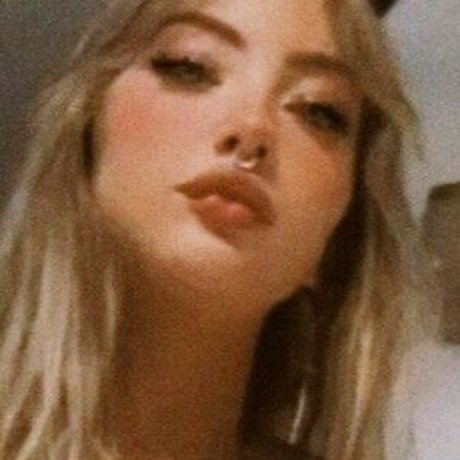 Photo nue de fuite OnlyFans de Carolinabf