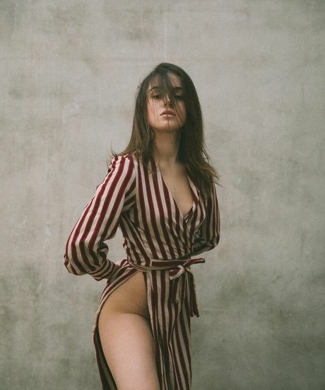 Foto di nudo di fuga di OnlyFans di Mademoiselleoz