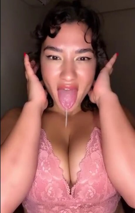 Nacktes geleaktes OnlyFans-Foto von Burcu Yildiz