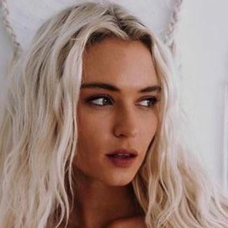 Обнаженная фотография утечки OnlyFans от Lucie Donlan