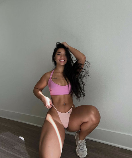 Alasti lekkinud OnlyFans-i pilt Cainguyeen