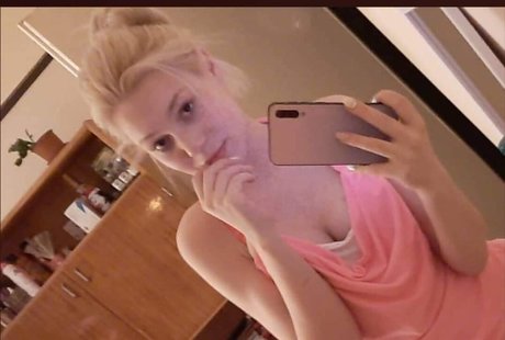 Photo nue de fuite OnlyFans de Simon Ildiko