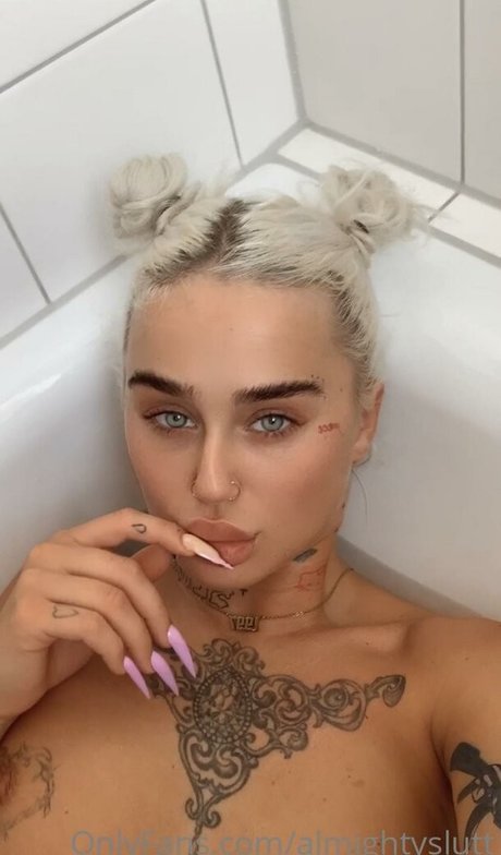 OnlyFans-model Amy Almighty