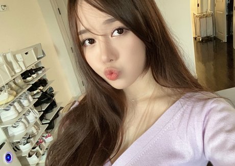 Foto di nudo di fuga di OnlyFans di Plooful