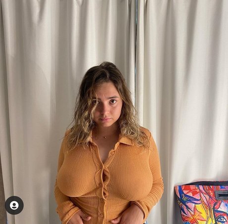 Naken lekkede OnlyFans-bilde av Amelia Tidd