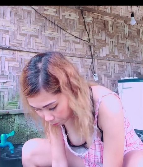 Naken läckt OnlyFans-bild av Lhyn Ghee Tv