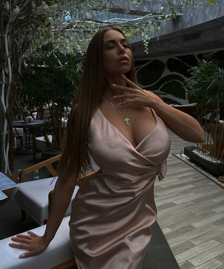 Naakte gelekte OnlyFans-foto van Magdalinasoltan