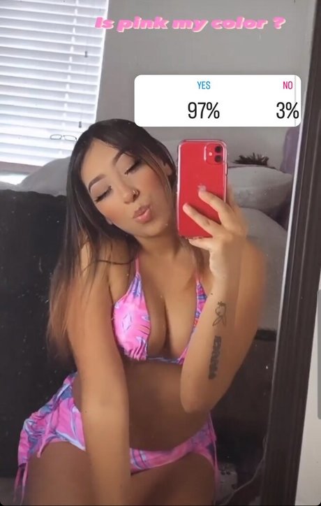 Обнаженная фотография утечки OnlyFans от Shr00mfairy