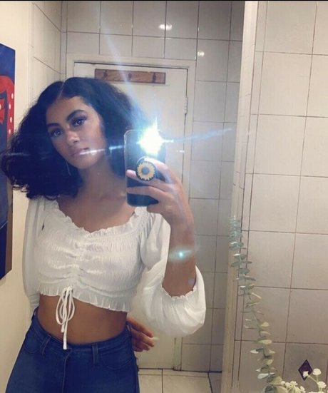 Alasti lekkinud OnlyFans-i pilt Cashgodmeme