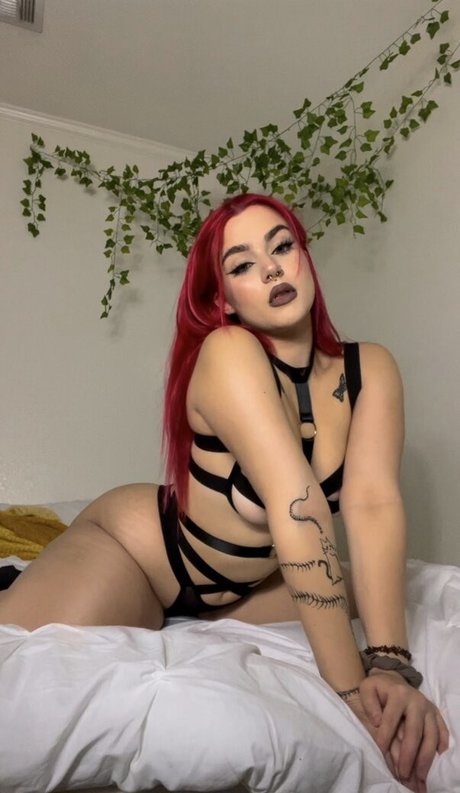 Naken lekkede OnlyFans-bilde av Nessa Jade