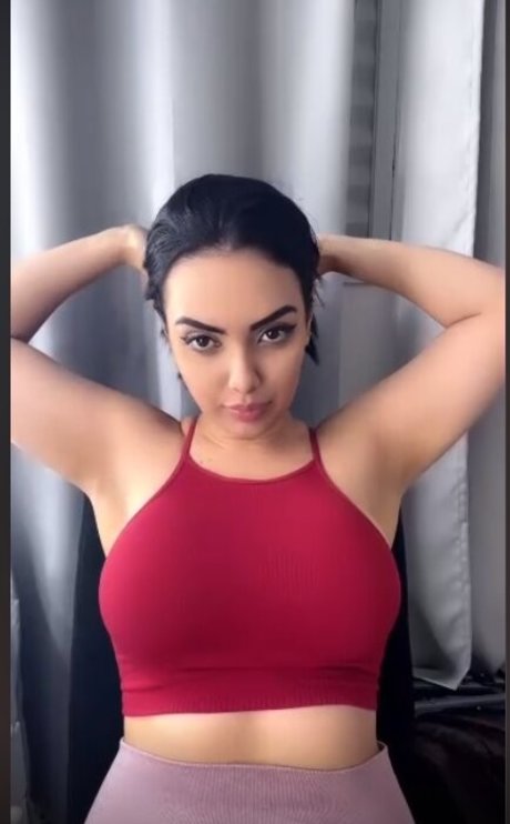 Nina Mon Ey OnlyFansリークヌード写真