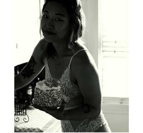 Обнаженная фотография утечки OnlyFans от Parallaxstella