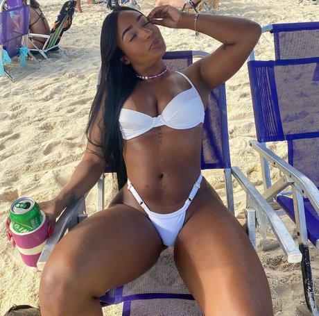 Foto di nudo di fuga di OnlyFans di Thami Souza