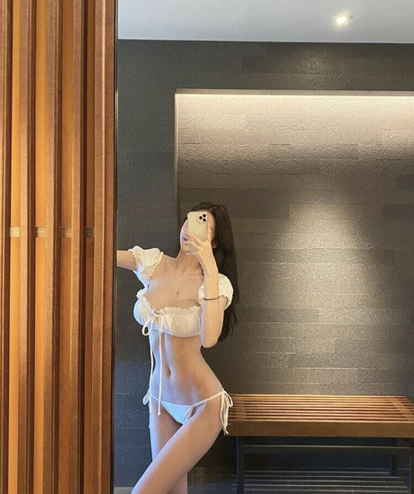 Naken läckt OnlyFans-bild av Bj Saera