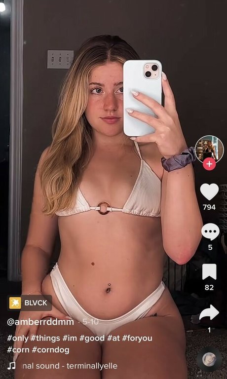 Nacktes geleaktes OnlyFans-Foto von Amberrddmm