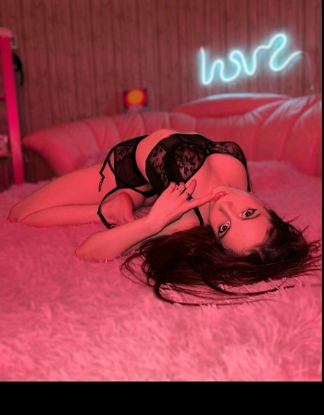 Обнаженная фотография утечки OnlyFans от Lissanna