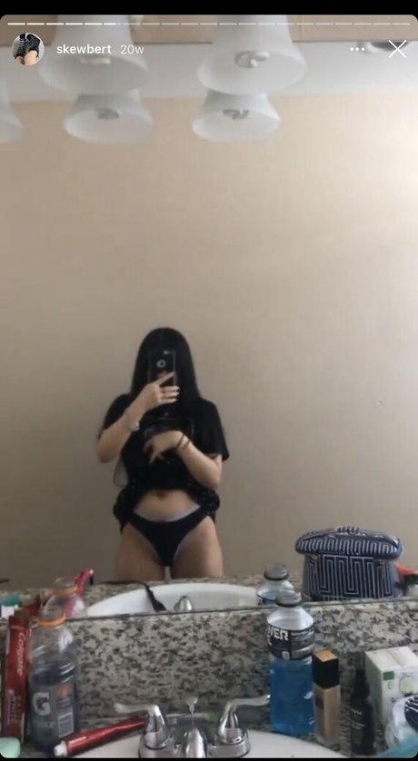 Naken lekkede OnlyFans-bilde av Daisybegin