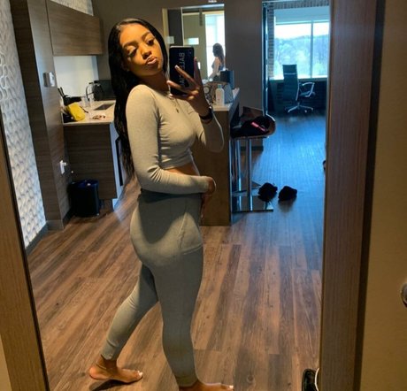 Naken läckt OnlyFans-bild av Honeyqoldd