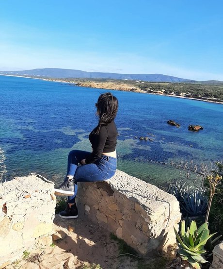 Naakte gelekte OnlyFans-foto van Ahlem Farhatti