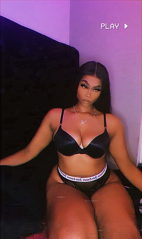 Nacktes geleaktes OnlyFans-Foto von Tenuzen