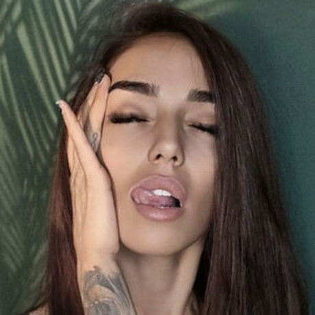 Nahá fotka uniklých OnlyFans od Petite Loren