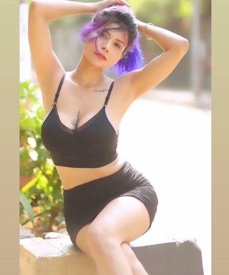 Naakte gelekte OnlyFans-foto van Bossgirlannie