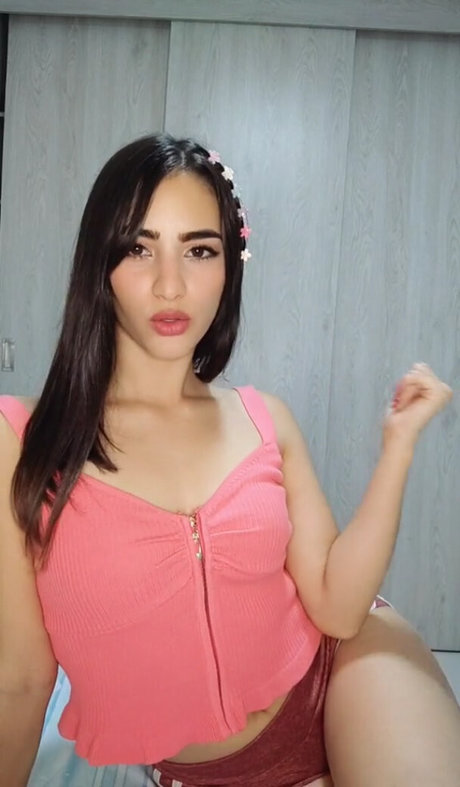 Foto di nudo di fuga di OnlyFans di Yulenygz