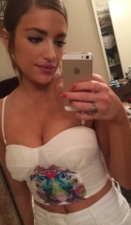 Nacktes geleaktes OnlyFans-Foto von Lauren Bedford Russell