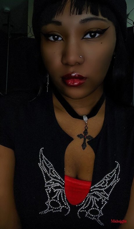 Sierraemari OnlyFansリークヌード写真