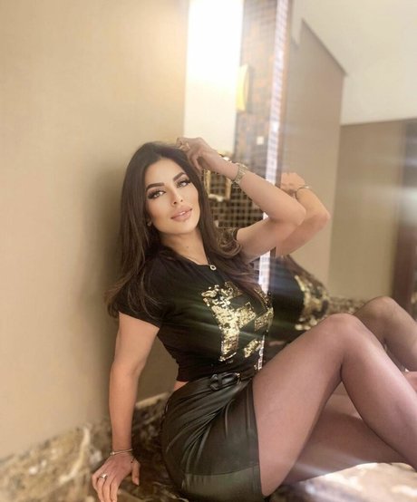 Amira Mounir Srarfi OnlyFansリークヌード写真