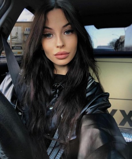 Naakte gelekte OnlyFans-foto van Marlinskaa