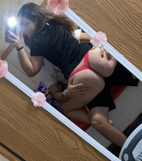 Foto di nudo di fuga di OnlyFans di Louisamikayla