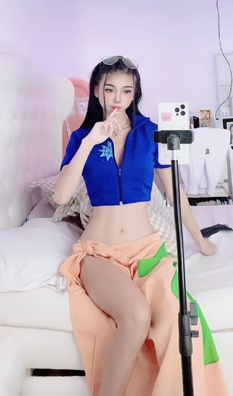 Nahá fotka uniklých OnlyFans od Akari