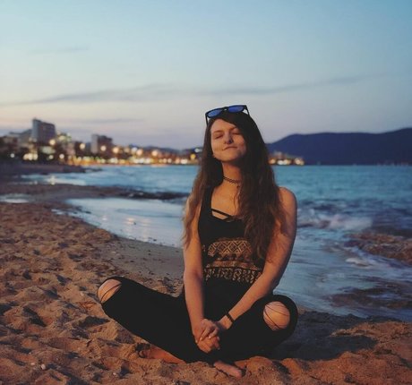 Naakte gelekte OnlyFans-foto van Lumenti