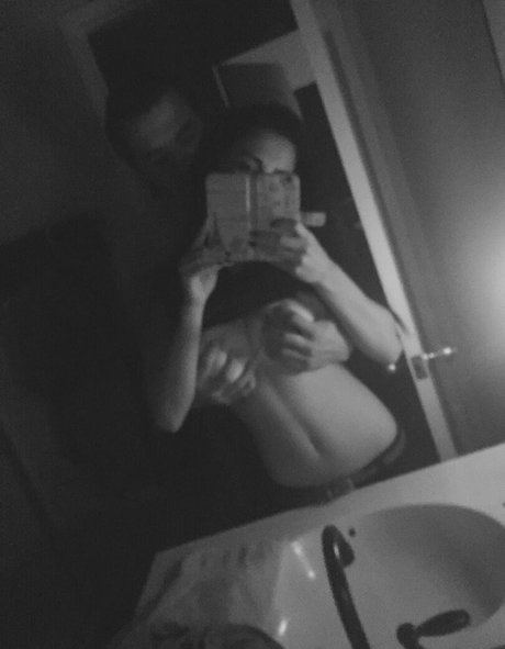 Naakte gelekte OnlyFans-foto van Sultrysanguine