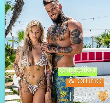 Naken lekkede OnlyFans-bilde av Andzelika Kramer