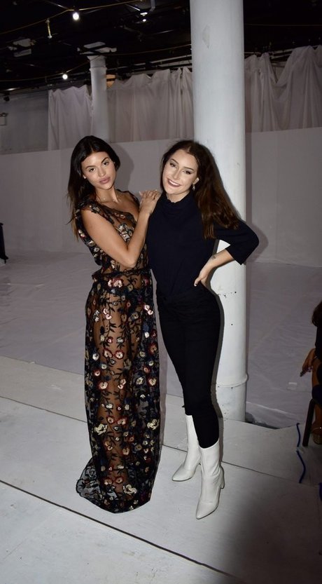 Nacktes geleaktes OnlyFans-Foto von Holly Scarfone