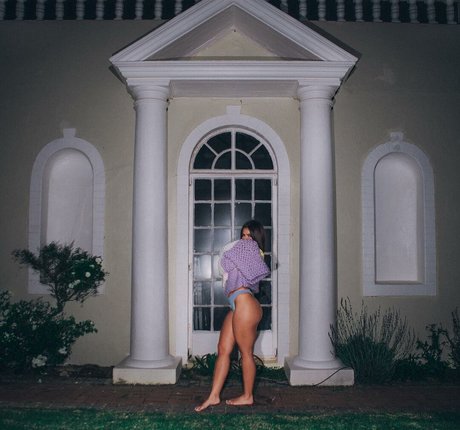 Foto di nudo di fuga di OnlyFans di Nadia Jaftha