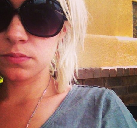 Naakte gelekte OnlyFans-foto van Brea Grant