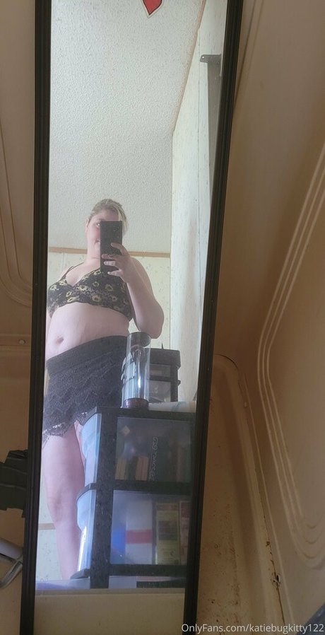 Foto di nudo di fuga di OnlyFans di Katiebugkitty122