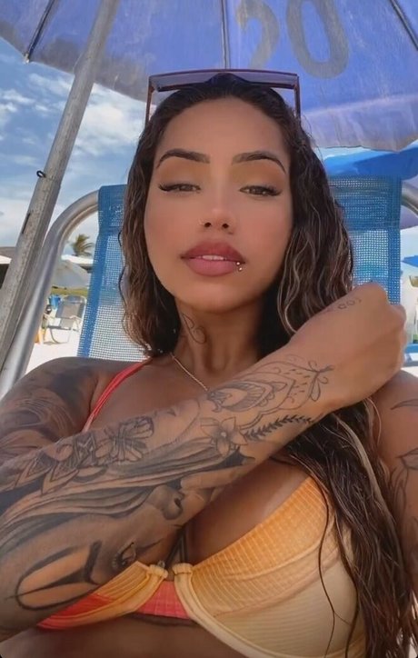 Naakte gelekte OnlyFans-foto van Muito Linda