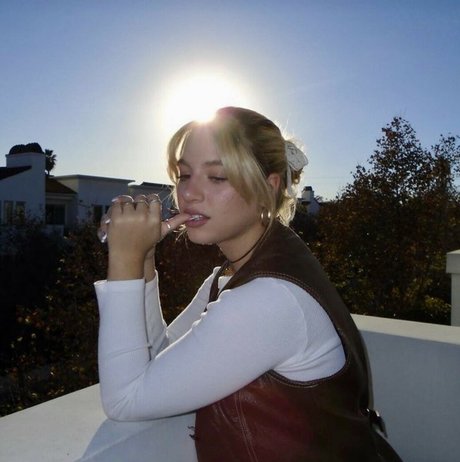 Nahá fotka uniklých OnlyFans od Mackenzie Ziegler