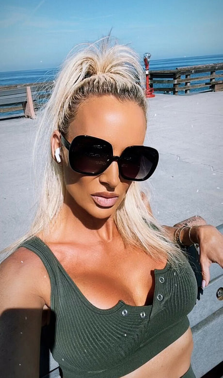 Naken lekkede OnlyFans-bilde av Disco Mammi