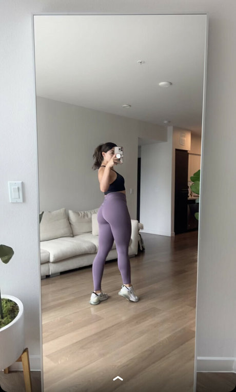 Naakte gelekte OnlyFans-foto van Mary Noura