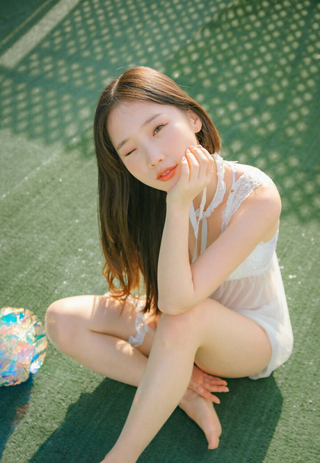 Alasti lekkinud OnlyFans-i pilt Pureding