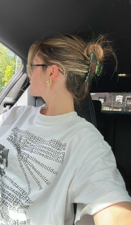 Naken lekkede OnlyFans-bilde av Jessy Hartel