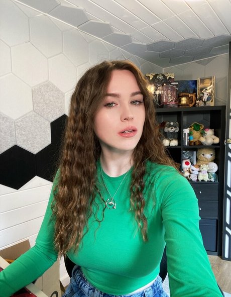 Naken lekkede OnlyFans-bilde av Frankie Lollia